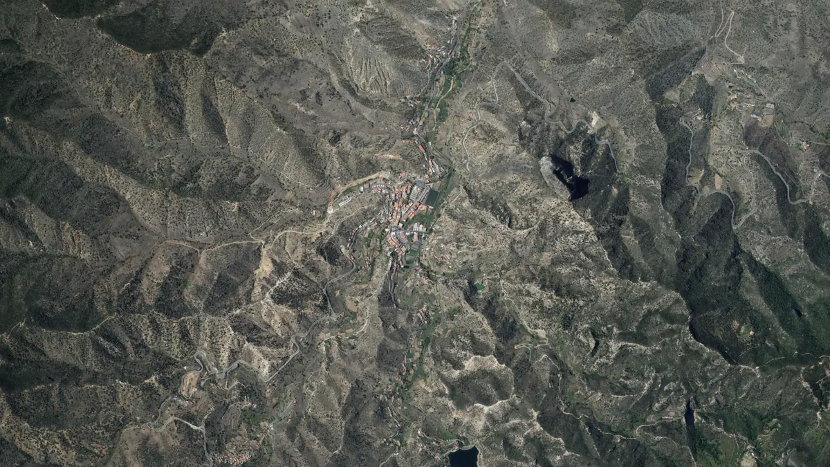 Vista aérea de Vallehermoso, La Gomera